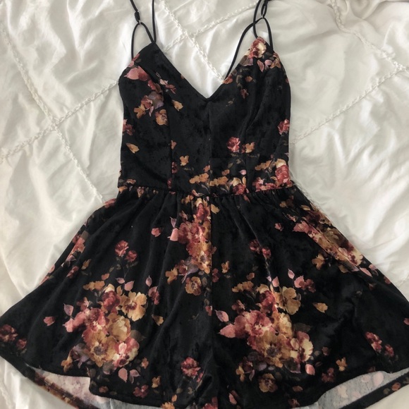 Romper - Picture 2 of 7